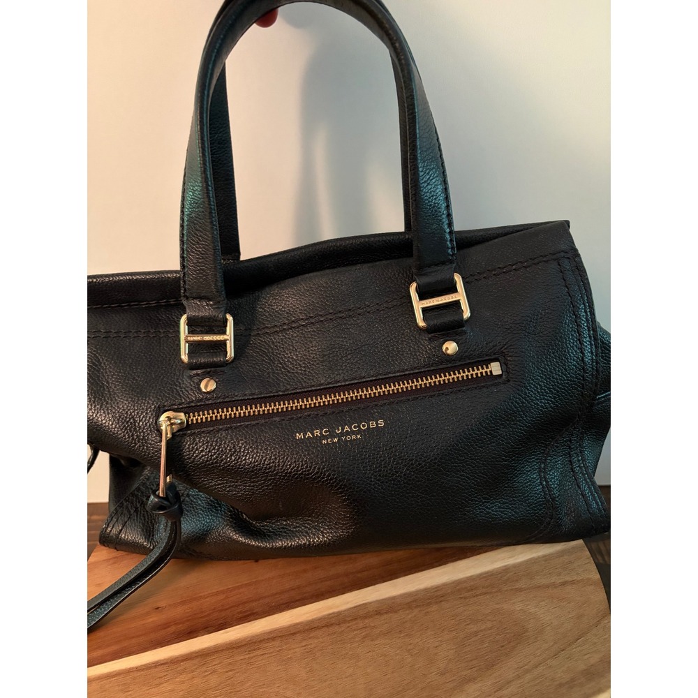 Marc Jacobs Black Leather Cruiser Satchel Bag with Crossbody Strap EUC - Picture 2 of 9